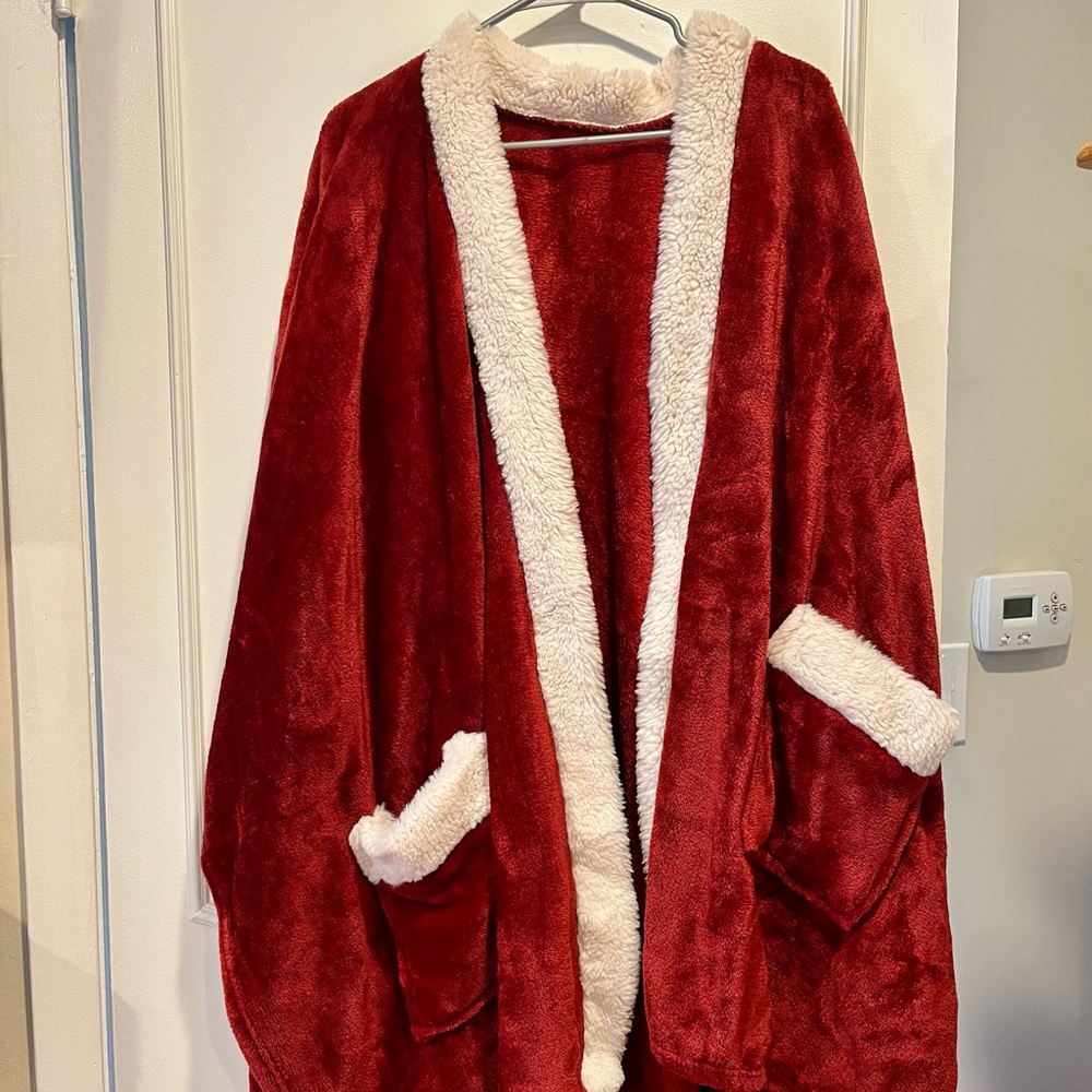 NWOT Charter Club cozy wearable blanket